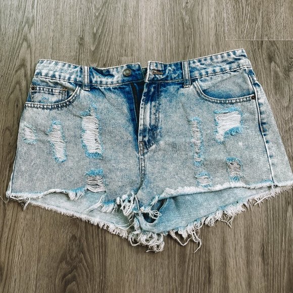 Forever21 Distressed Light Wash High Waisted Shorts - Picture 6 of 8